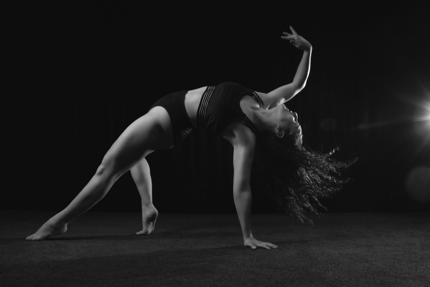 Dancer Pose (Natarajasana): How To Perform, Health Benefits And Precautions  | TheHealthSite.com
